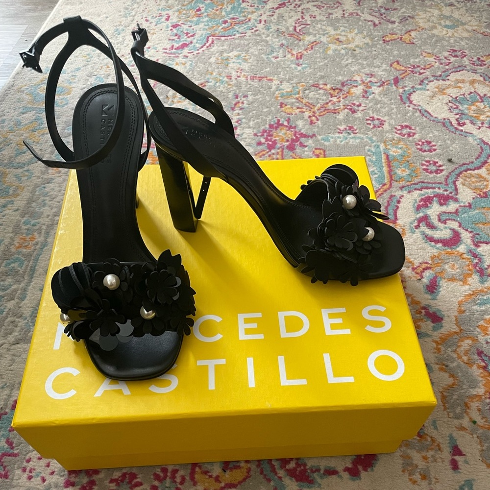 ✨NEW MERCEDES CASTILLO floral leather sandals ✨